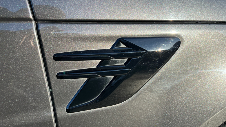 Land Rover Range Rover Sport 3.0 D300 HSE Dynamic Black 5dr Auto Diesel Estate